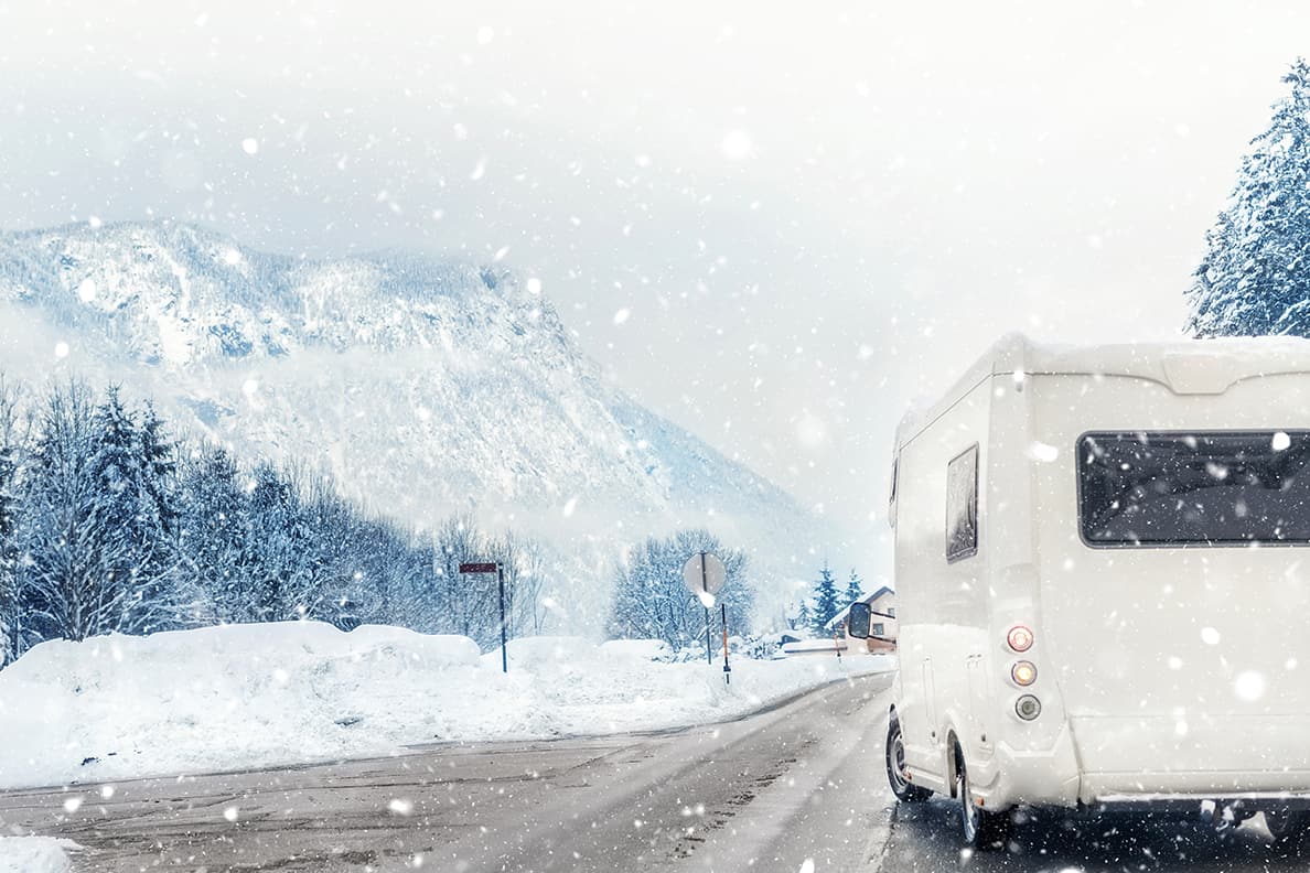 winter motorhome trip tips and full time camper living all year round- how to use a motorhome in winter