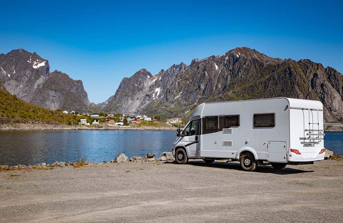 tips to save money on a road trip or motorhome tour